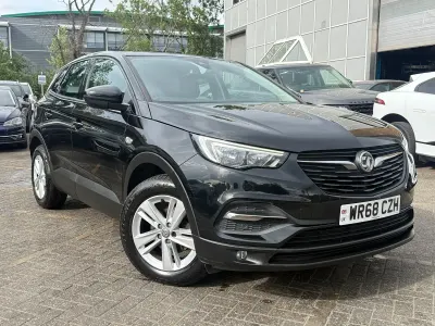 Used Vauxhall Grandland X S 130 HP (95 kW) 2018 Black SUV