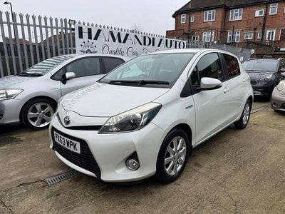 Used Toyota Yaris Hybrid Plus 101 HP (74 kW) 2013 White Hatchback