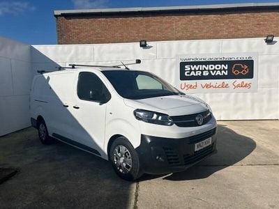Used Vauxhall Vivaro 120 HP (88 kW) 2021 White MPV