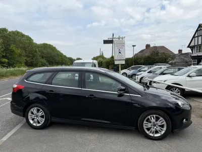 Usado Ford Focus Titanium 115 HP (84 kW) 2014 Preto Carrinha