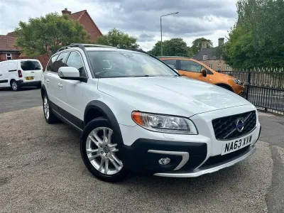 Usado Volvo XC70 SE Lux 215 CV (158 kW) 2013 Blanco Familiar