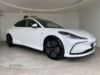 Used MG IM5 300 kW (408 HP) 2025 White Hatchback