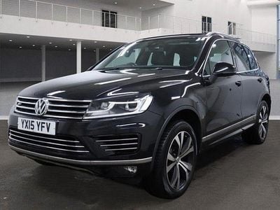Black Used 2015 VW Touareg R-line SUV | £11,499 (Fair price)