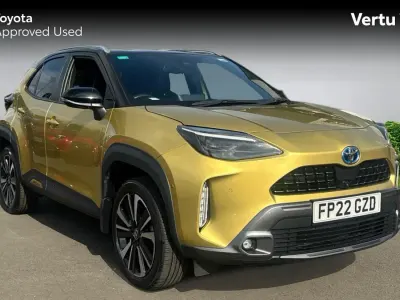 Used Toyota Yaris Hybrid Edition 116 HP (85 kW) 2022 Yellow Estate