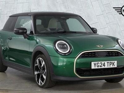 Usado Mini Cooper Hatch 154 HP (113 kW) 2024 Verde Citadino