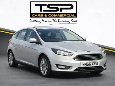 Usado Ford Focus Titanium 125 CV (91 kW) 2016 Plateado Utilitario