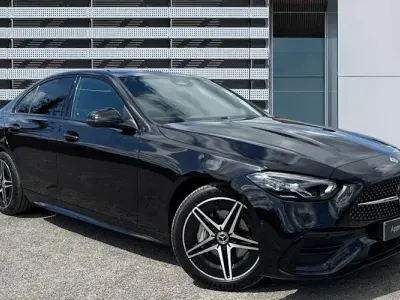 Usado Mercedes C300e Urban 313 CV (230 kW) 2025 Negro Berlina