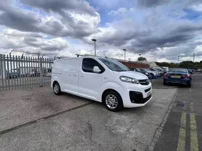Used Vauxhall Vivaro Sportive 120 HP (88 kW) 2020 White MPV
