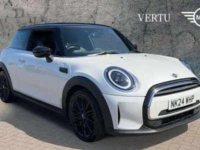 Usado Mini Cooper Exclusive 136 CV (100 kW) 2024 Blanco Utilitario