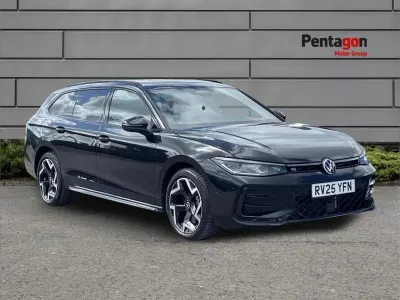 Begagnad VW Passat R-line 200 HK (147 kW) 2025 Svart Kombi