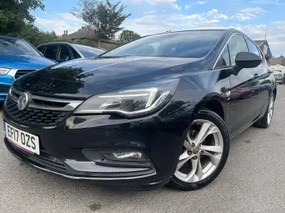 Used Vauxhall Astra SRi 150 HP (110 kW) 2017 Black Hatchback
