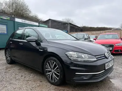 Second-hand VW Golf VII SE 130 CP (95 kW) 2017 Negru Hatchback