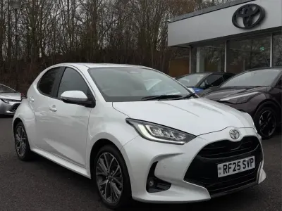 Used Toyota Yaris 128 HP (94 kW) 2025 White Hatchback