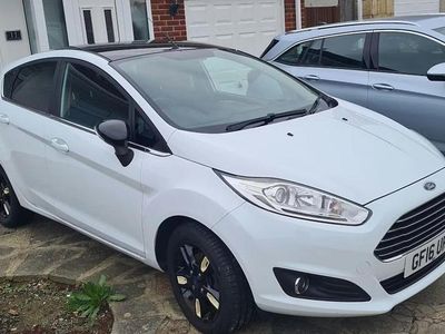 Used Ford Fiesta Zetec 2016 White Hatchback
