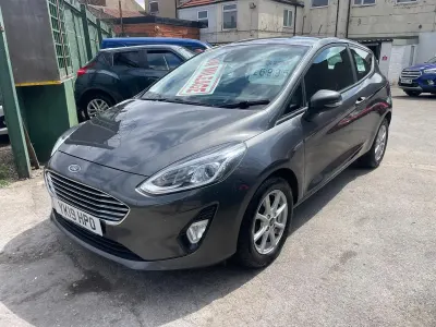 Used Ford Fiesta Zetec 83 HP (61 kW) 2019 Grey Hatchback