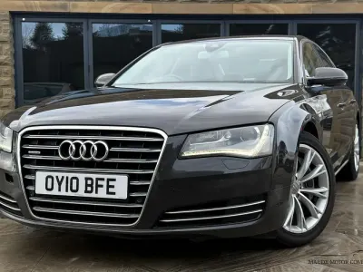 Begagnad Audi A8 Basis 350 HK (257 kW) 2010 Grå Sedan