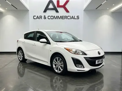 Used Mazda 3 Inclusive 185 HP (136 kW) 2011 White Hatchback