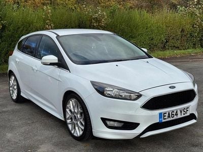 Used Ford Focus Zetec 120 HP (88 kW) 2014 White Hatchback