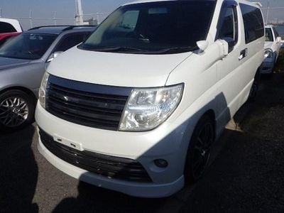 Used Nissan Elgrand 2009 White MPV