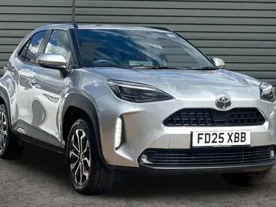 Used Toyota Yaris Cross Design 116 HP (85 kW) 2025 Silver SUV