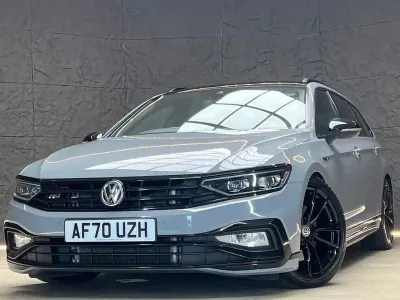 Usado VW Passat R-line 240 HP (176 kW) 2020 Cinzento Carrinha