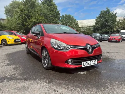 Used Renault Clio Dynamique 90 HP (66 kW) 2014 Red Hatchback