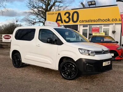Używany Citroën Berlingo 100 KM (73 kW) 2021 Biały Minivan