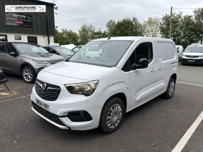 Used Vauxhall Combo 100 HP (73 kW) 2024 White MPV