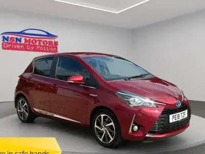 Used Toyota Yaris 101 HP (74 kW) 2018 Red Hatchback