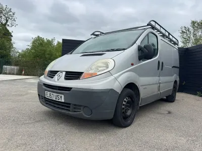 Gebraucht Renault Trafic 2007 Silber Van / Kleinbus