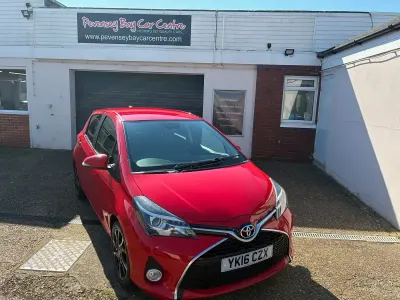 Used Toyota Yaris Design 99 HP (72 kW) 2016 Red Hatchback