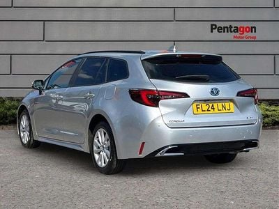 Usado Toyota Corolla Sport 138 HP (101 kW) 2024 Prateado Carrinha