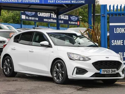 Used Ford Focus ST-Line 125 HP (91 kW) 2019 White Hatchback
