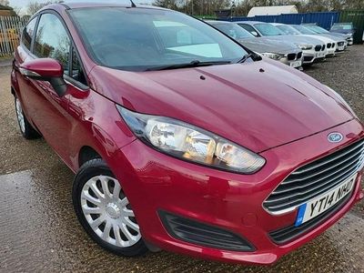 Used Ford Fiesta Style 82 HP (60 kW) 2014 Red Hatchback