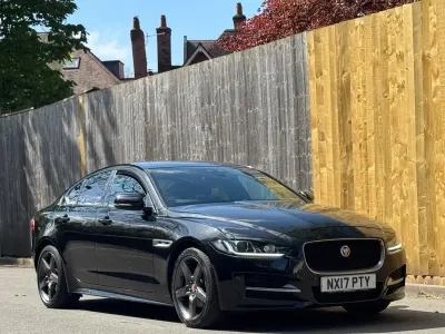 Gebraucht Jaguar XE R-Sport 180 PS (132 kW) 2017 Schwarz Limousine