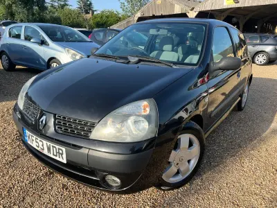 Used Renault Clio Expression 98 HP (72 kW) 2003 Black Hatchback