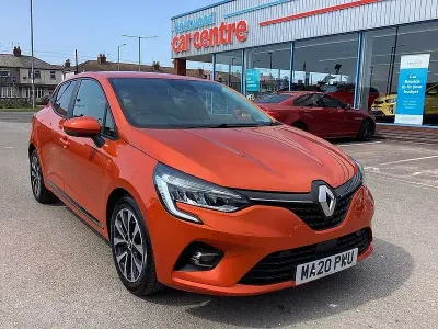 Used Renault Clio Iconic 2020 Orange Hatchback