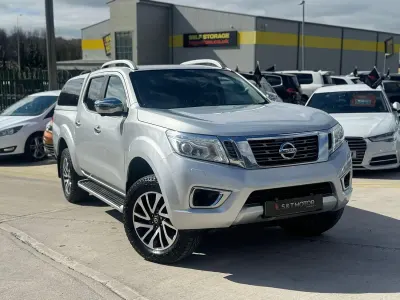 Usado Nissan Navara Tekna 2017 Plateado Pickup/Camioneta