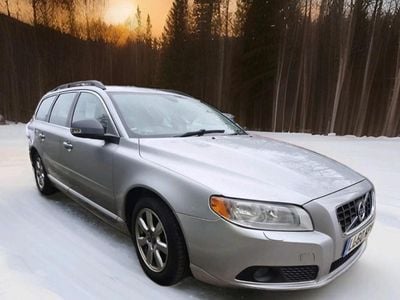 Used Volvo V70 SE 109 HP (80 kW) 2010 Silver Estate