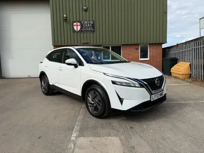 Used Nissan Qashqai Acenta Premium 2023 White SUV