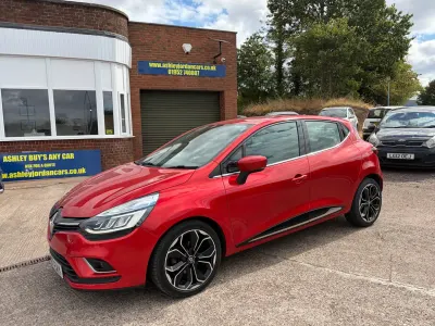 Used Renault Clio Dynamique 90 HP (66 kW) 2017 Red Hatchback