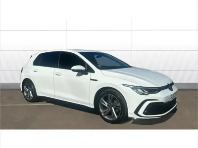 Second-hand VW Golf VIII R-line 130 CP (95 kW) 2021 Alb Hatchback