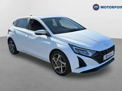 Used Hyundai i20 Premium 101 HP (74 kW) 2025 White Hatchback