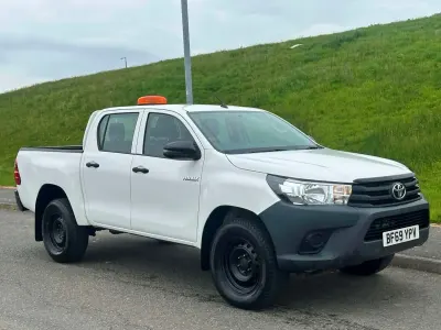 Second-hand Toyota HiLux Active 150 CP (110 kW) 2019 Alb Pickup