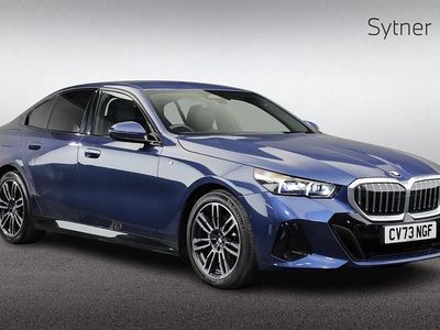 Begagnad BMW 520 M Sport 205 HK (150 kW) 2023 Blå