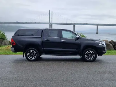 Used Toyota HiLux 204 HP (150 kW) 2022 Black Pickup