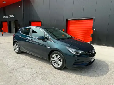 Used Vauxhall Astra S 136 HP (100 kW) 2017 Green Hatchback