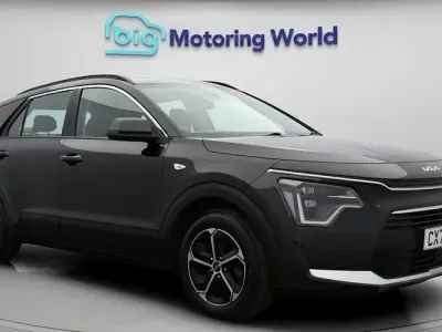 Usado Kia Niro 141 HP (103 kW) 2023 Preto SUV