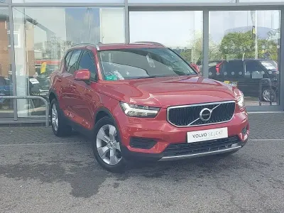 Used Volvo XC40 Momentum 150 HP (110 kW) 2019 Red SUV