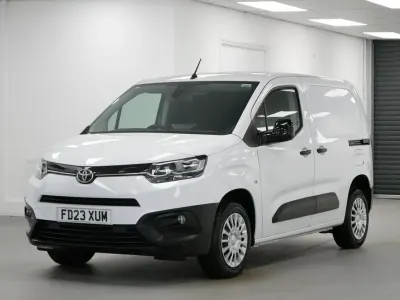 Used Toyota Proace Edition 100 HP (73 kW) 2023 White MPV